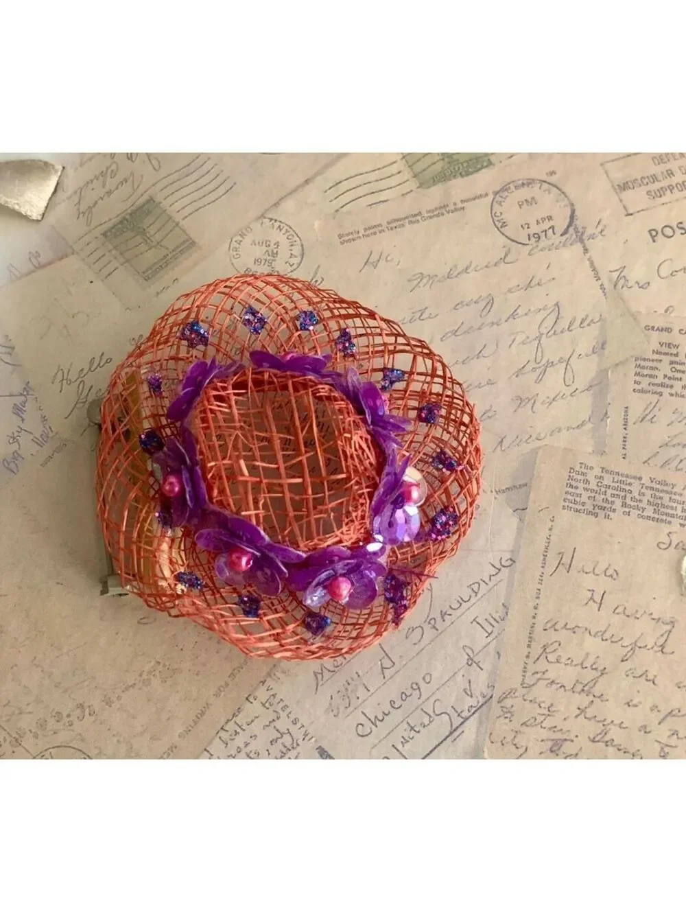 Vintage Charming Red Mesh Mini Hat Hair Clip with Purple Floral Sequins